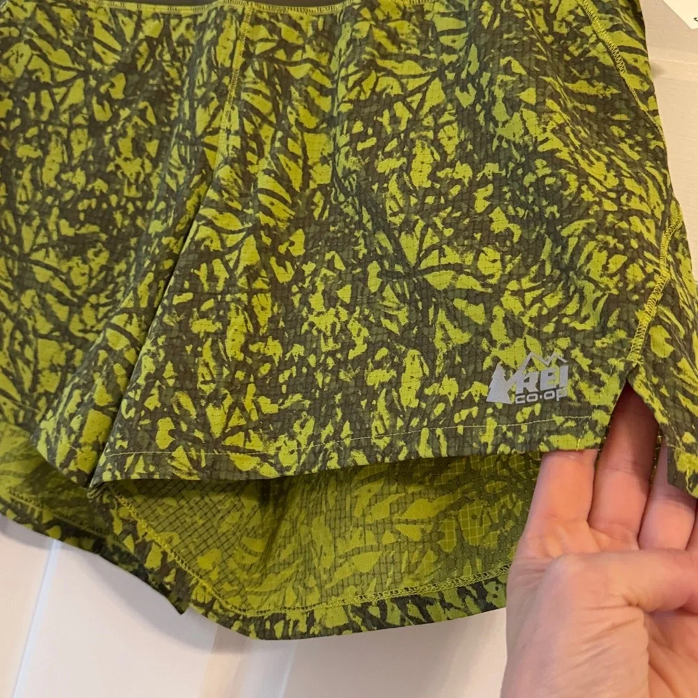 Women's REI Co-op Swiftland 5" Lined Running Shorts, size Small, Green - Picture 3 of 9